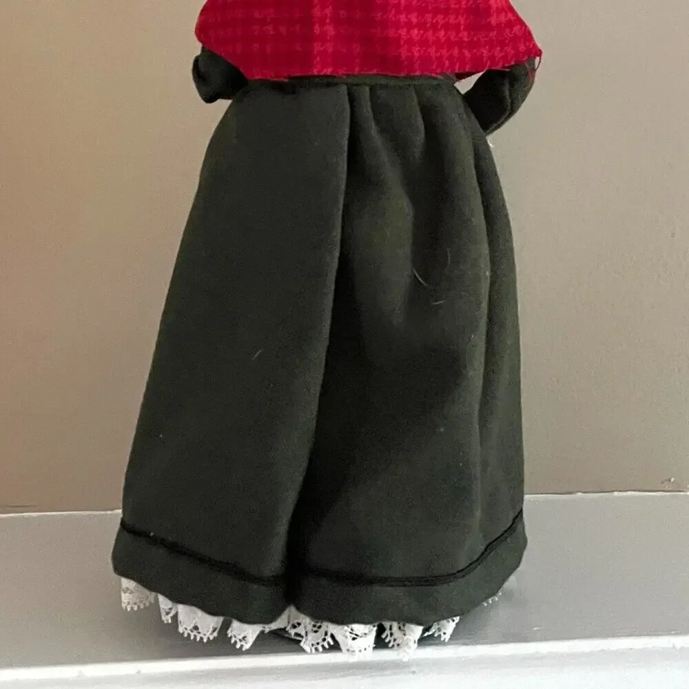 VTG 1993 Byers' Choice Caroler Woman Spectacles / Glasses, Red Shawl, Christmas